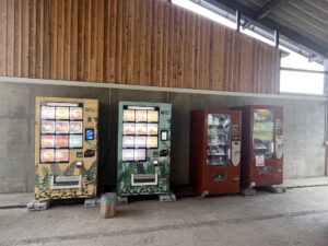 センターハウス自販機1