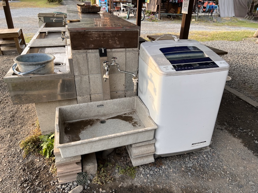 洗濯機と洗い場